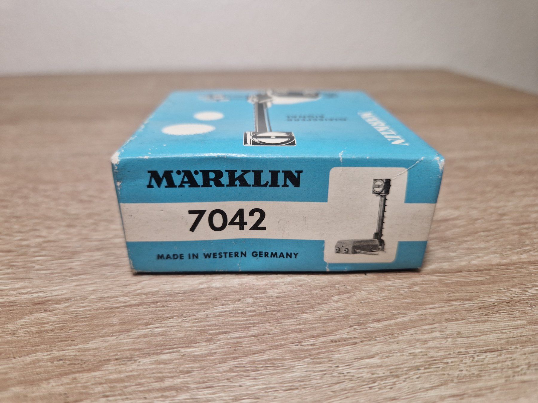 Märklin Modellini di ferrovie: Märklin 7042 Gleissperrsignal H0 – Usato da St-Aubin-Sauges venduto da tantome 2