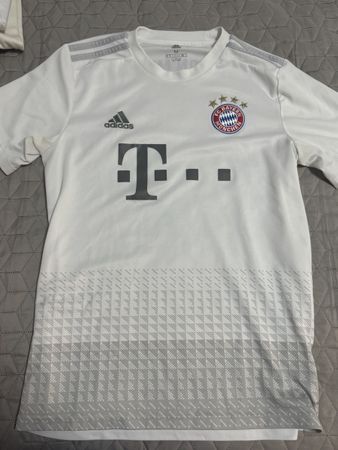 FC Bayern München Auswärtstrikot Saison 2018/19, Grösse M