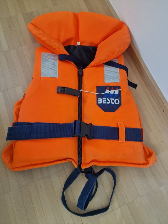 schwimmwest-30-40-kg-kaufen-auf-ricardo