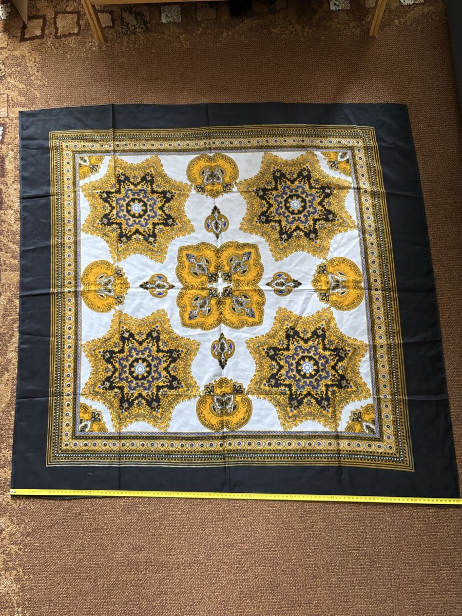 Foulards, Tücher & Schals: Scarf – Gebraucht aus Genève von Second_Hand_Ch 2