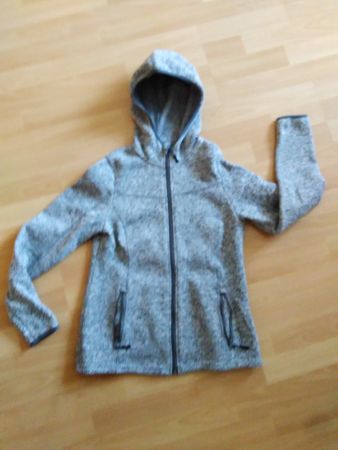 warme Sport/Freizeit Kapuzenjacke Crivit Grösse M für 15.--F