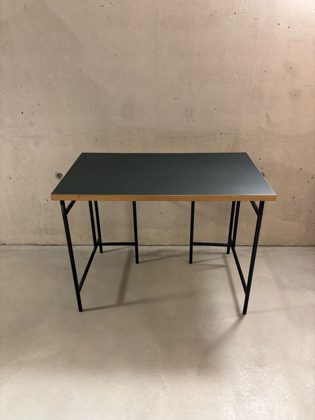 Richard Lampert Bureaux: Richard Lampert Eiermann 3 Schreibtisch – D'occasion à Horgen par cgf95