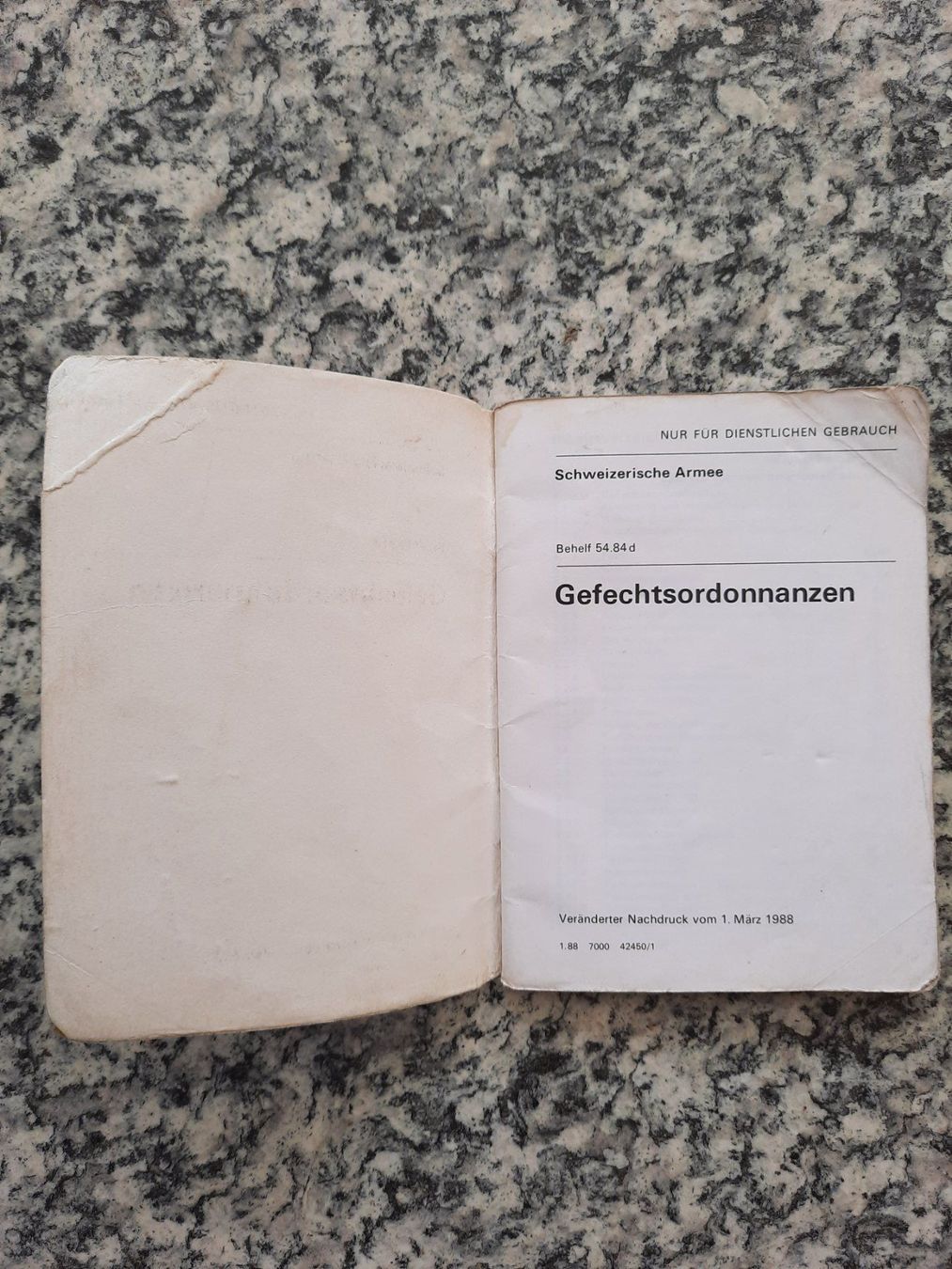 Libri: Gefechtsordonnanzen – Difettoso da Ruswil venduto da Sammlergeist 1