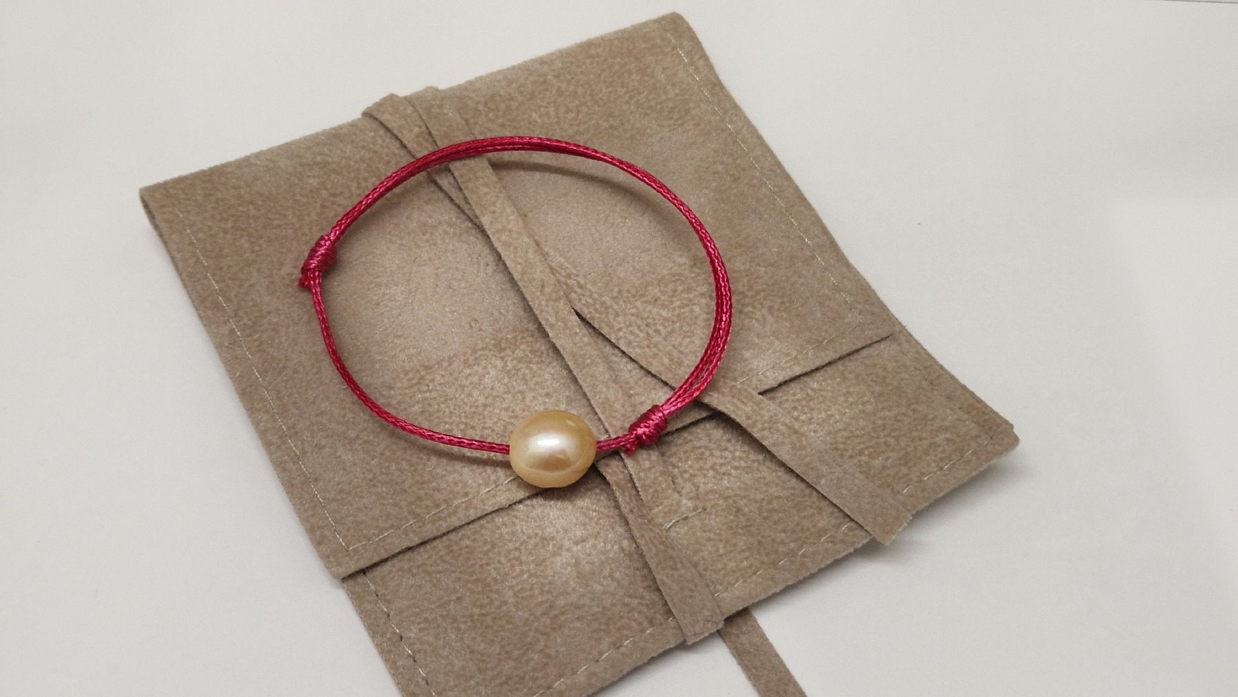 Bracciali & Braccialetti: Bracelet sur cordon – Nuovo e nell'imballaggio originale da Collombey venduto da Preloveditems