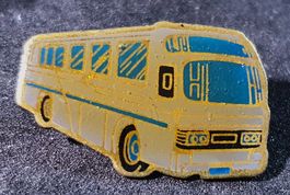 BB138 - Pin Bus Car Reisecar -