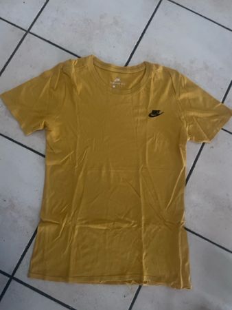 Nike  T-Shirt gelb Gr. S sehr gut erhalten