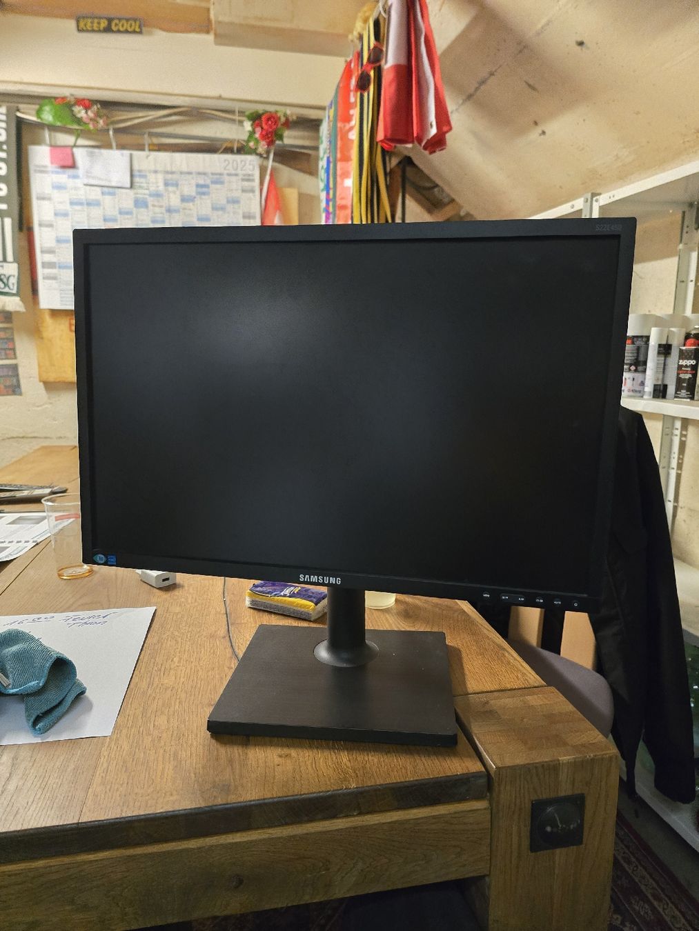 Samsung Monitor: Samsung S22E450BW 22" Monitor - 2 (D) – Usato da Rorschach venduto da TimelessTrading