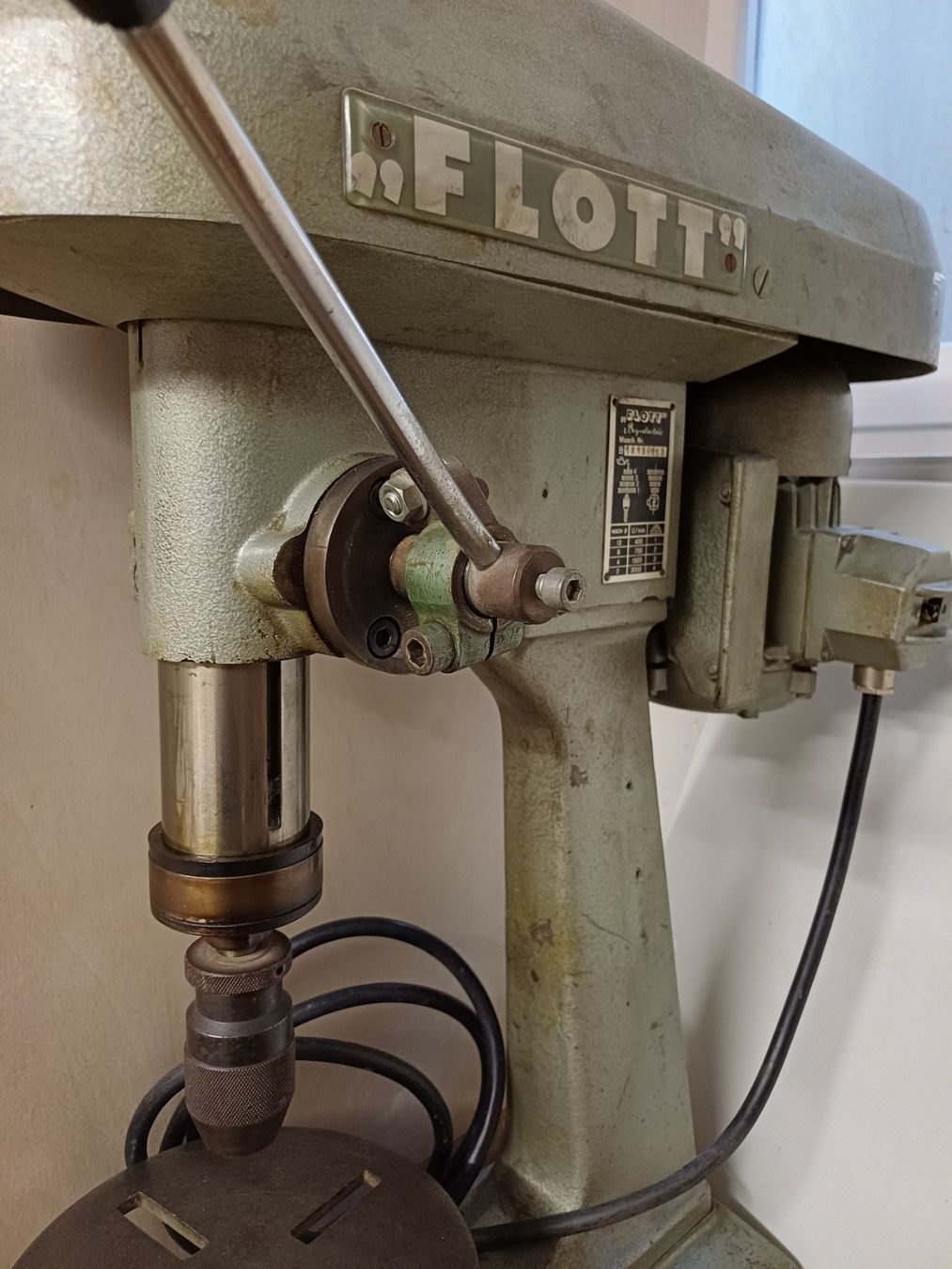 Flott Perceuses: FLOTT Tischbohrmaschine – D'occasion à Bichwil par Viggen37 5