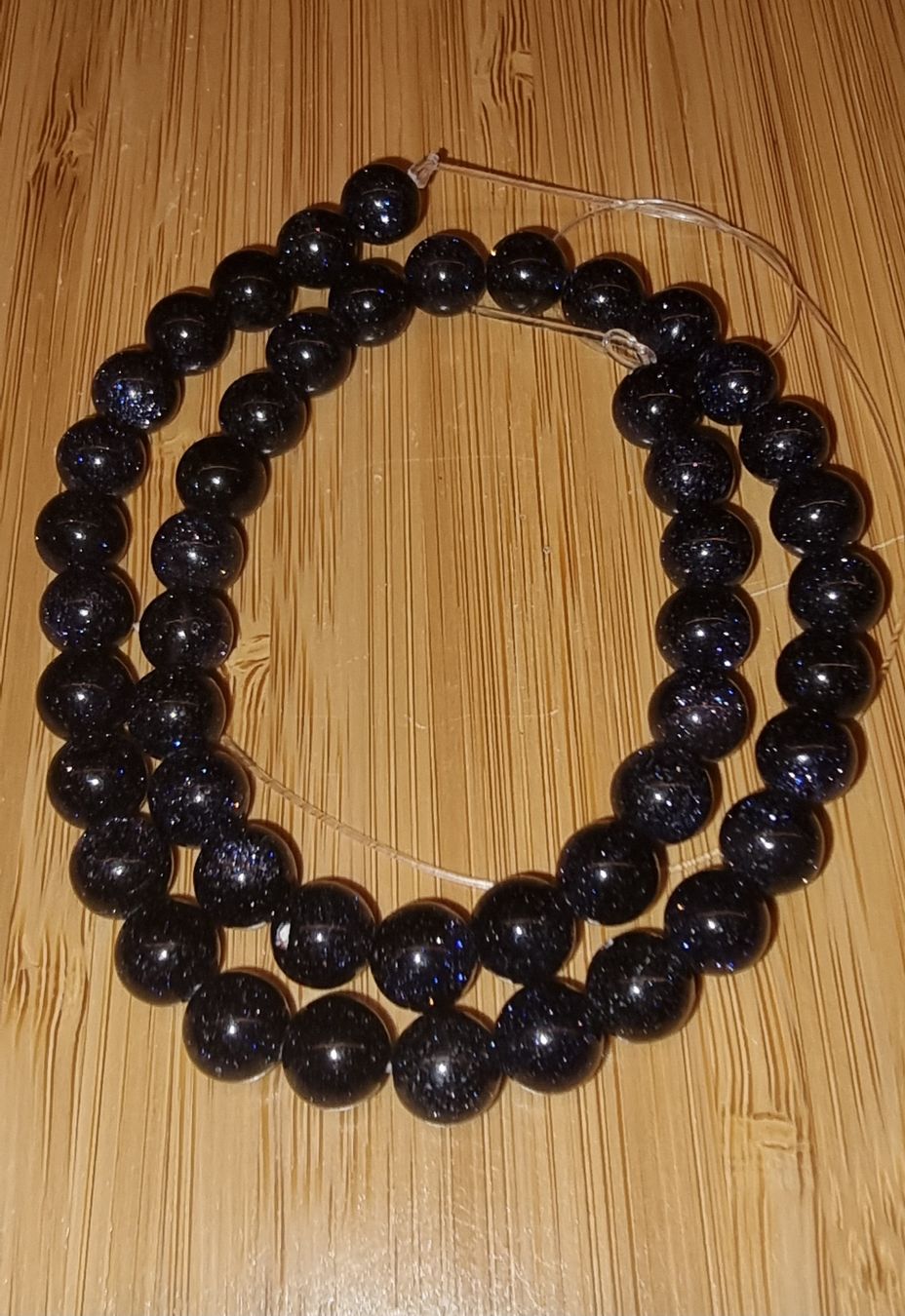 Minerali & Pietre curative: Stein schwarz 8mm. Strang ev. Glaucophane – Nuovo e nell'imballaggio originale da Menziken venduto da Mirager 1