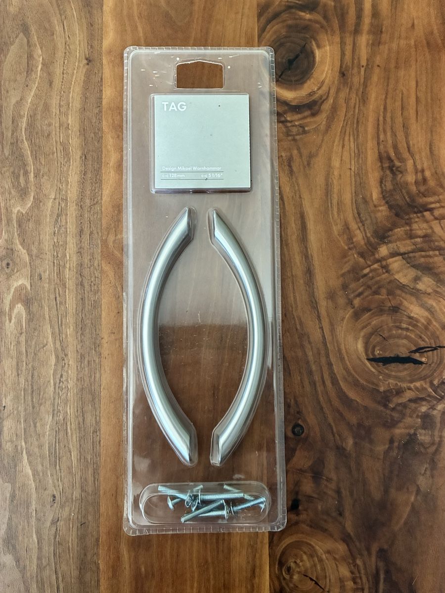 Ikea Supporti a parete: IKEA TAG Möbelgriffe 2 Stück, 128 mm – Nuovo e nell'imballaggio originale da Zürich venduto da Sylvie0011