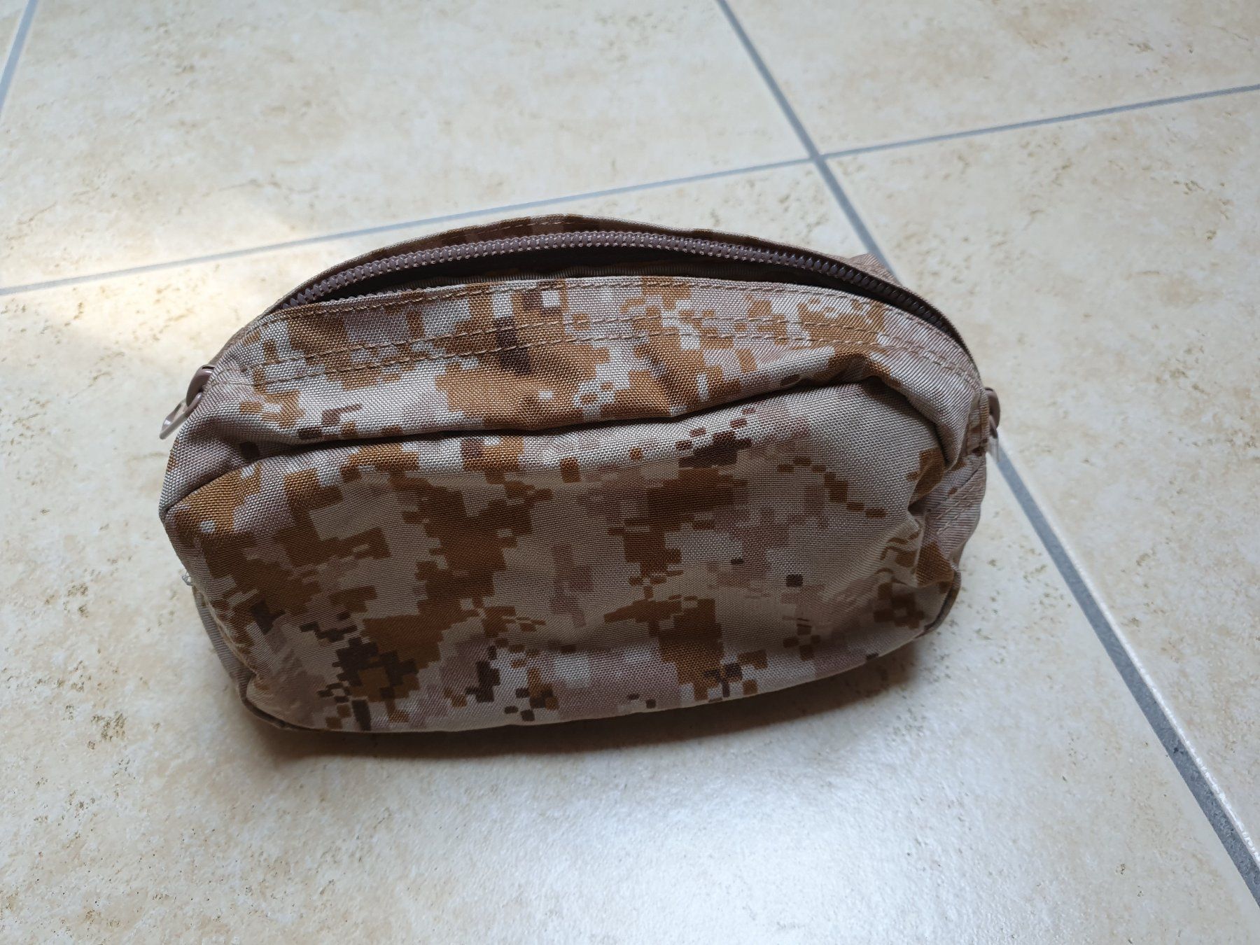 Borse: TMC Horizontale MOLLE Tasche AOR1 – Usato da Oberentfelden venduto da AirCargo04