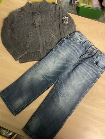 WE Winter Set: Strickjacke mit Futter & Jeans, Grösse 98-104