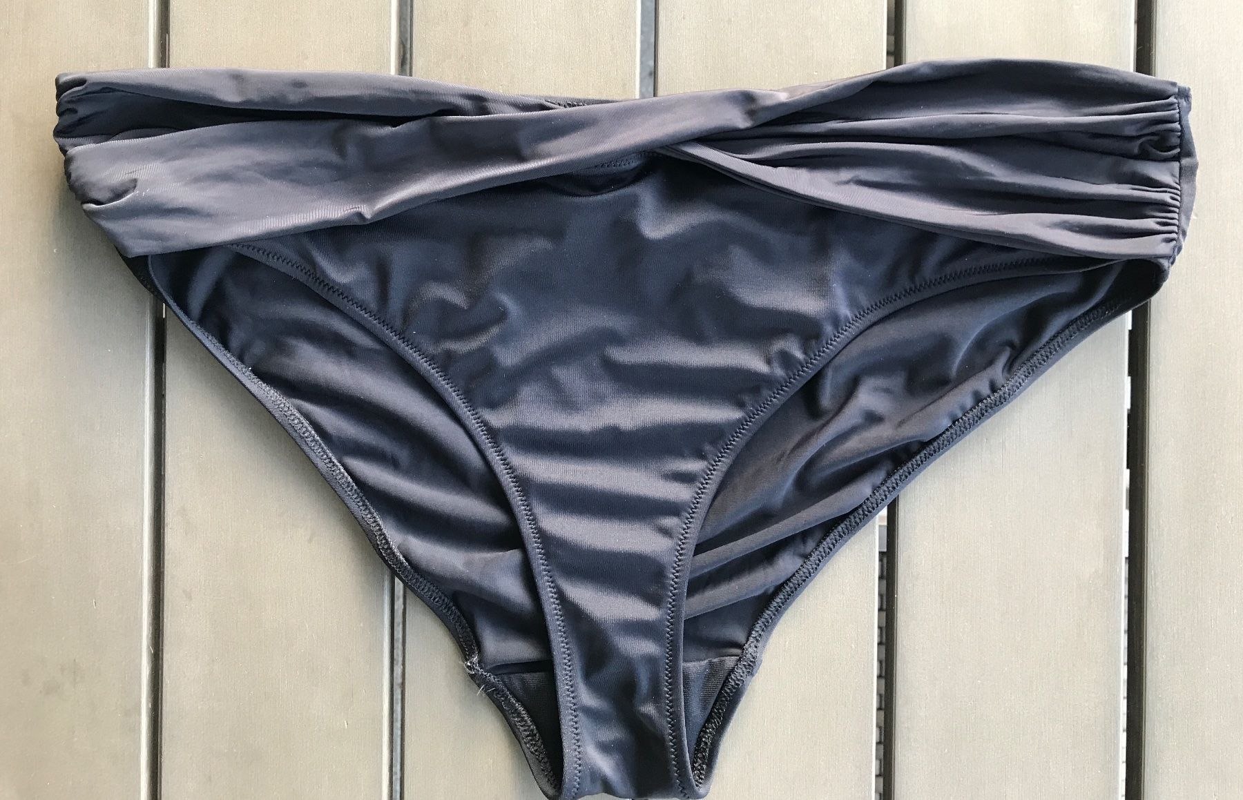 Costumi da bagno & Bikini: Tankini schwarz mit zwei Slips, Gr. 52 – Usato da Ebnat-Kappel venduto da Molton 3