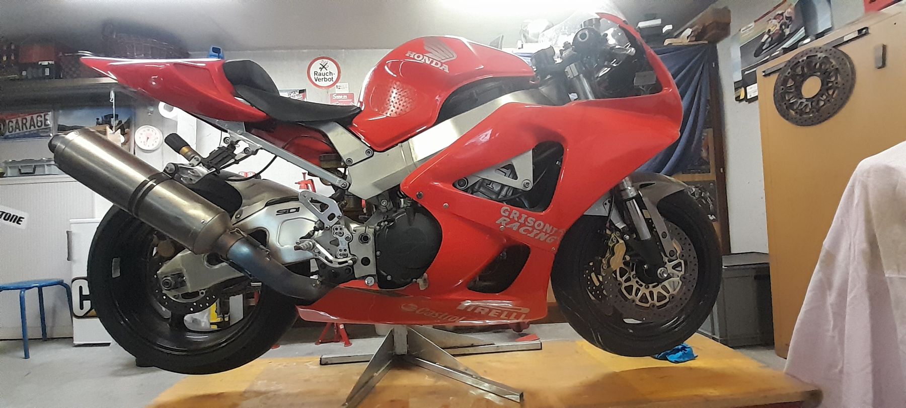 Honda Autres: Honda CBR 900 – D'occasion à Jenaz par Andida