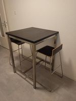 Bartisch mit 2 Barhocker