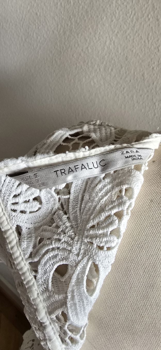 Zara Top: Top en dentelle blanche Taille S – Usato da Genève venduto da Saleena 2
