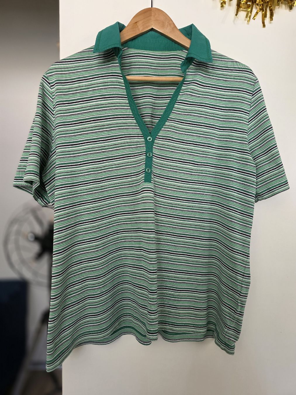Polo-Shirts: Polo Shirt Gr L – Gebraucht aus Interlaken von NataliiaS