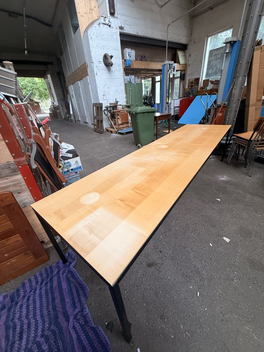 Tische: Arbeitstisch, Ateliertisch - 300 cm - Industrie-Look – Gebraucht aus Wildegg von KramerBeni 3