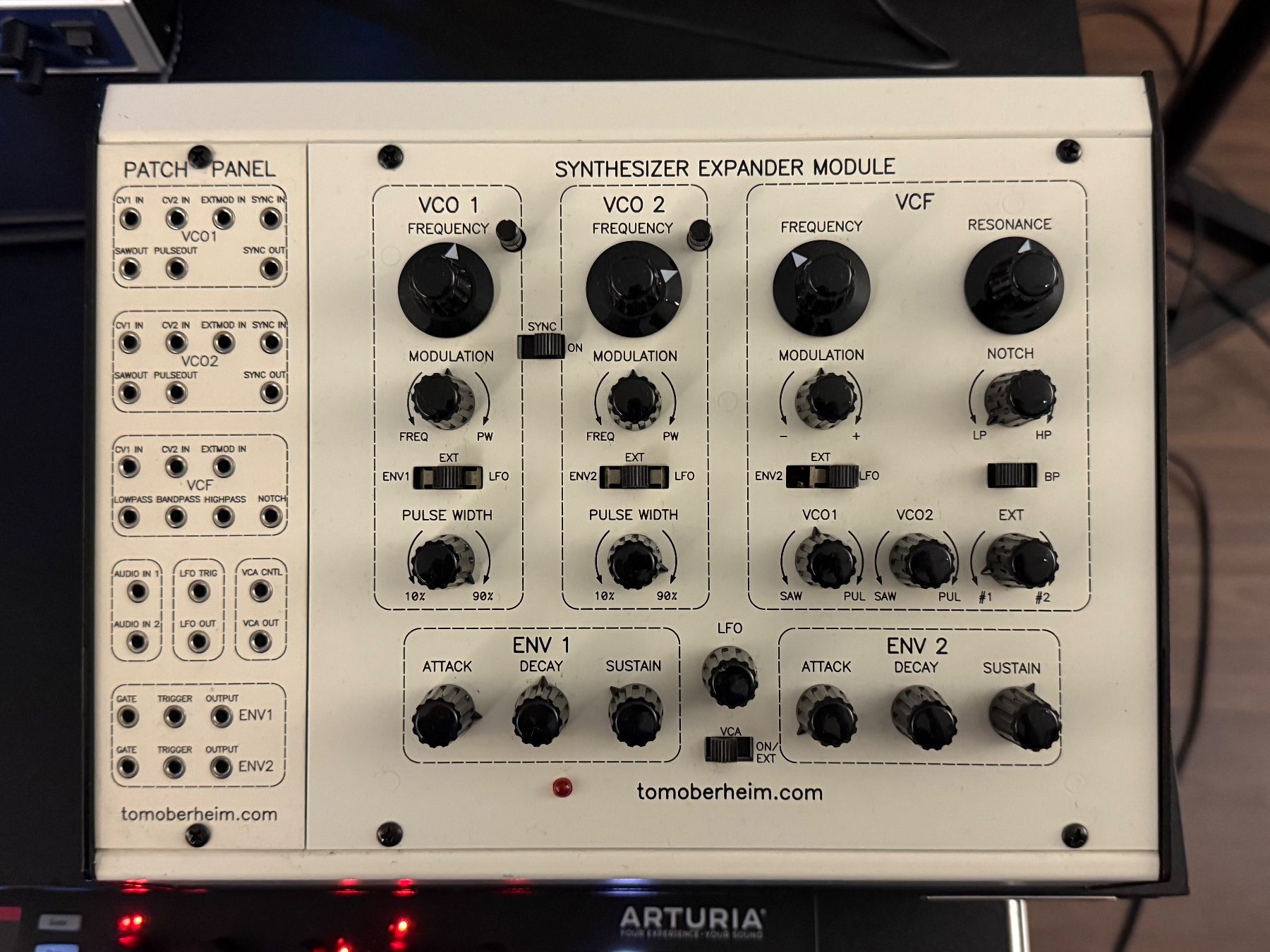 Oberheim Electronics Instruments de musique: Tom Oberheim Synthesizer Expander Module – D'occasion à Delémont par cpop