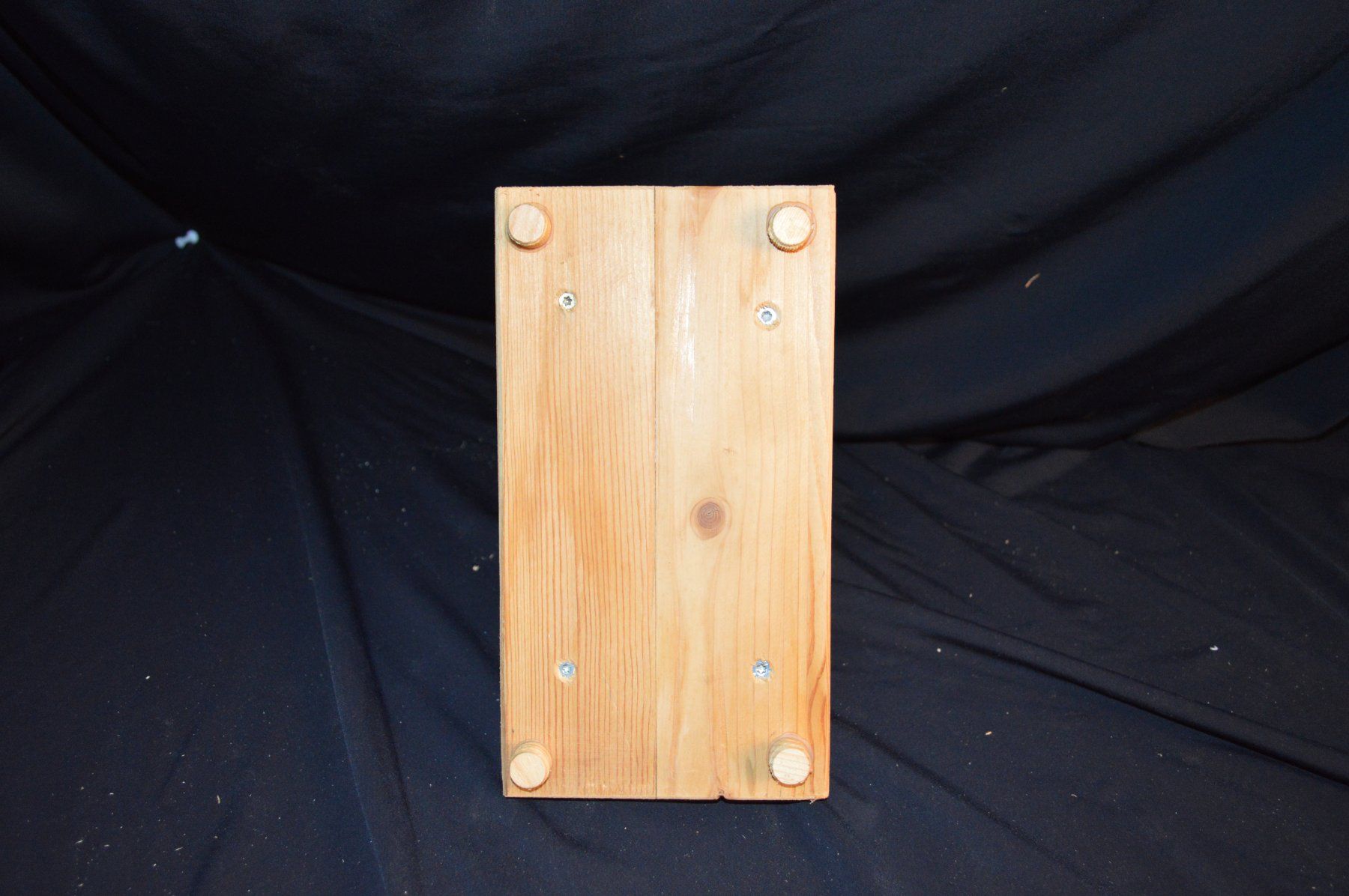Holzartikel: Holz Serviettenhalter mit Schnitzerei handgemacht – Gebraucht aus Buchs SG von die_zc5l 2