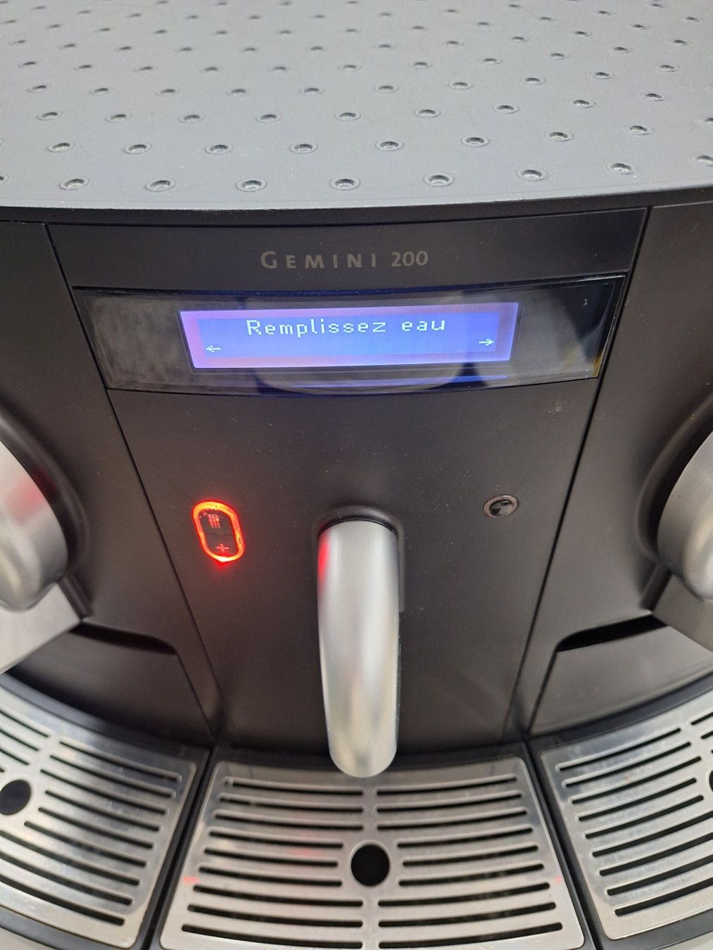 Nespresso Macchine per caffè & Macchine per espresso: 2 x Machine à café (capsule) NESPRESSO GEMINI 200 – Difettoso da Laconnex venduto da Patkek29 5