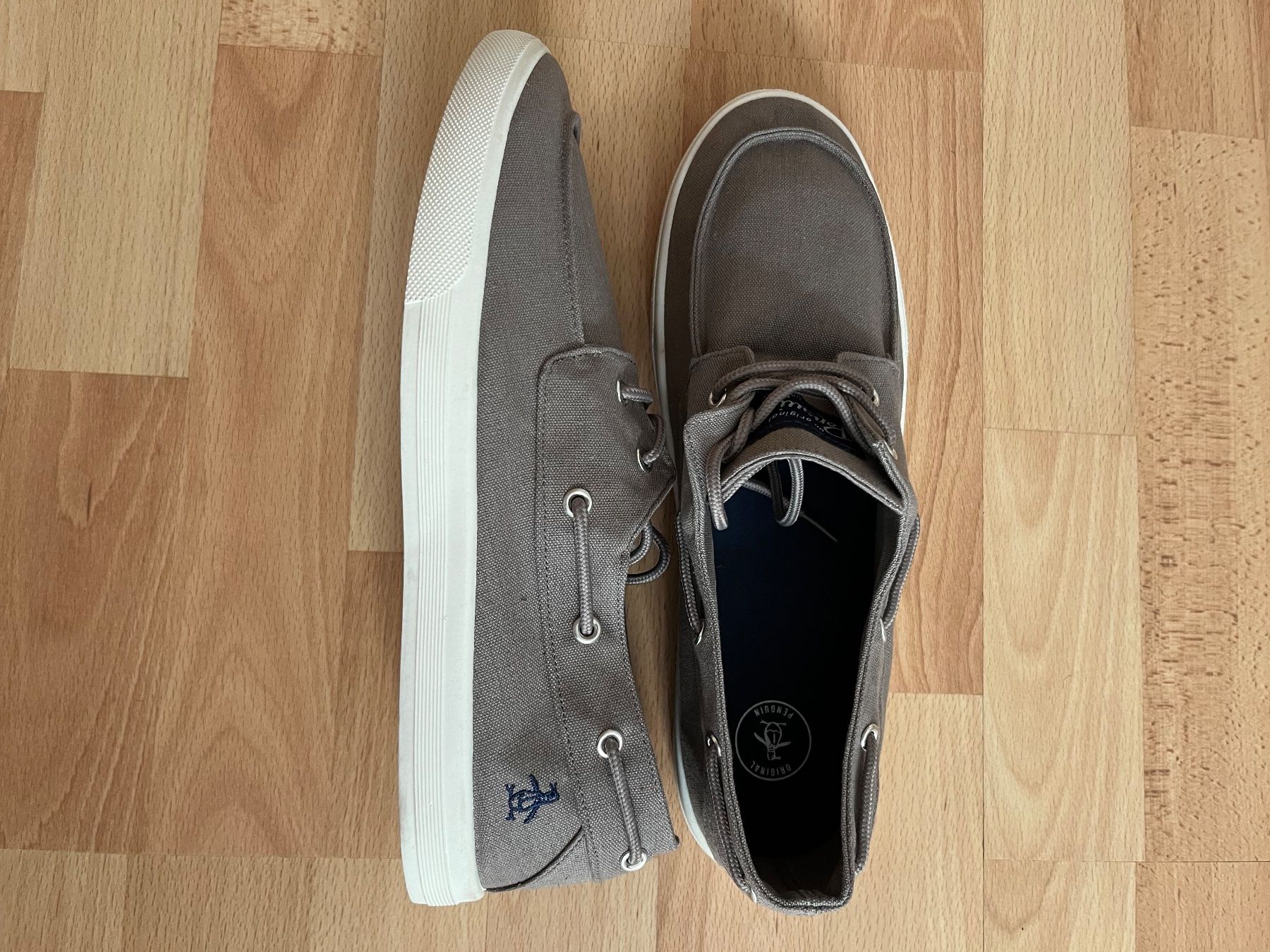 Scarpe da uomo: Original Penguin Men's Gray Canvas Shoes Size 45 – Nuovo (secondo la descrizione) da Basel venduto da ttudor 1