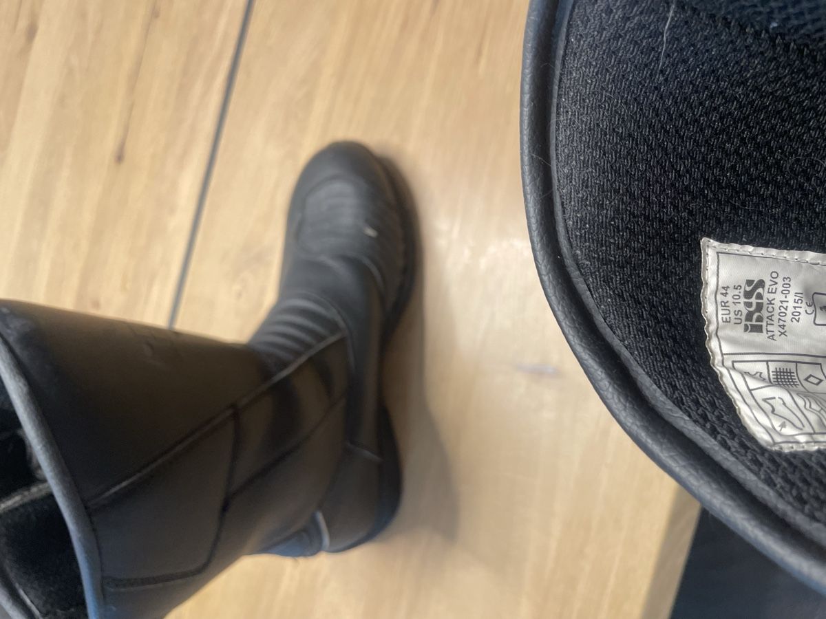 IXS Scarpe da uomo: iXS Motorradstiefel Leder schwarz Grösse 43 – Usato da Lostorf venduto da aar_w8st 1