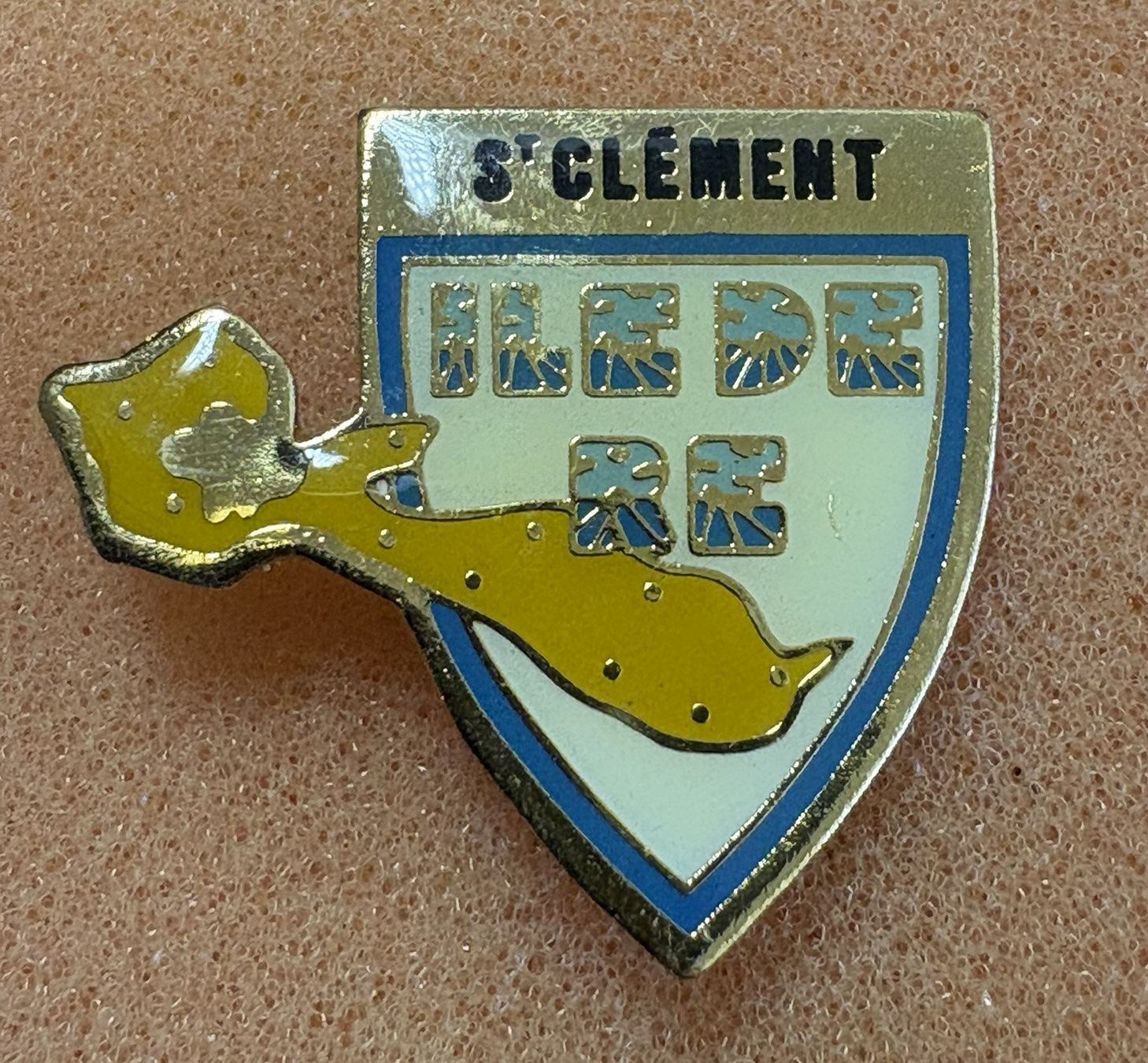 Plaketten & Abzeichen: Pin St Clement Ile de Re Anstecker – Gebraucht aus Basel von adl_6y8g