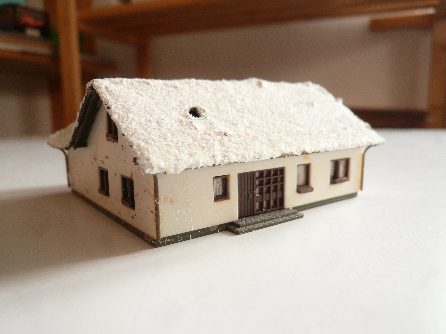 Faller Modelleisenbahnen: HAUS MIT SCHNEE SPUR N   (1) – Gebraucht aus Pfaffnau von nolff 3