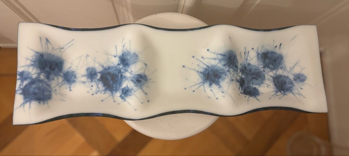 Servierplatten: Grand plat en opaline de Bernard Gilbert – Neu (gemäss Beschreibung) aus Genève von ati_tj8f