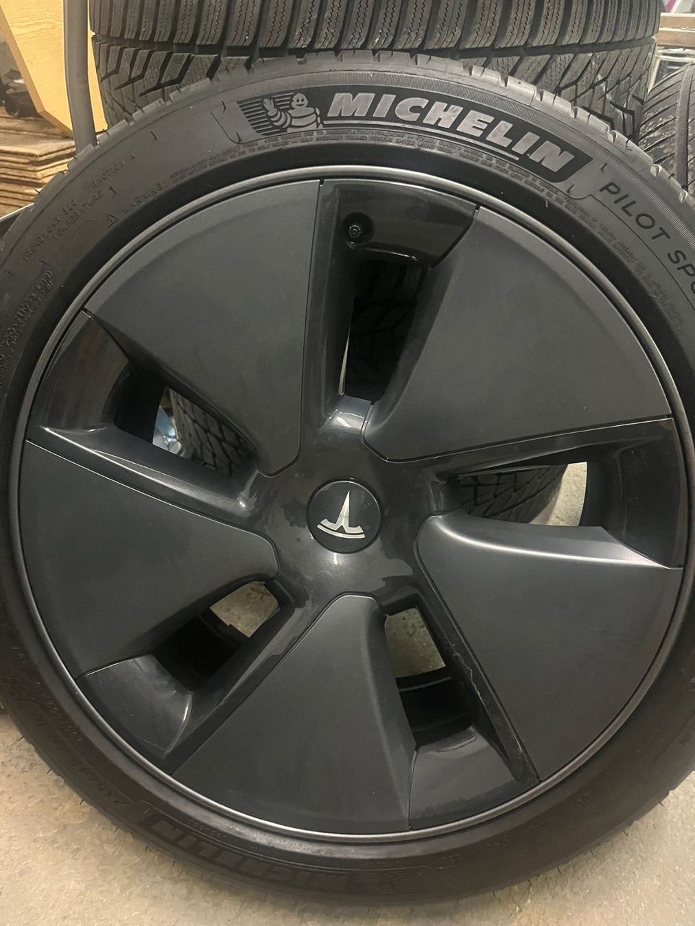 Pneumatici & Ruote complete: Tesla Model 3 Kompletträder Sommer – Usato da Rebstein venduto da Grafracing 7
