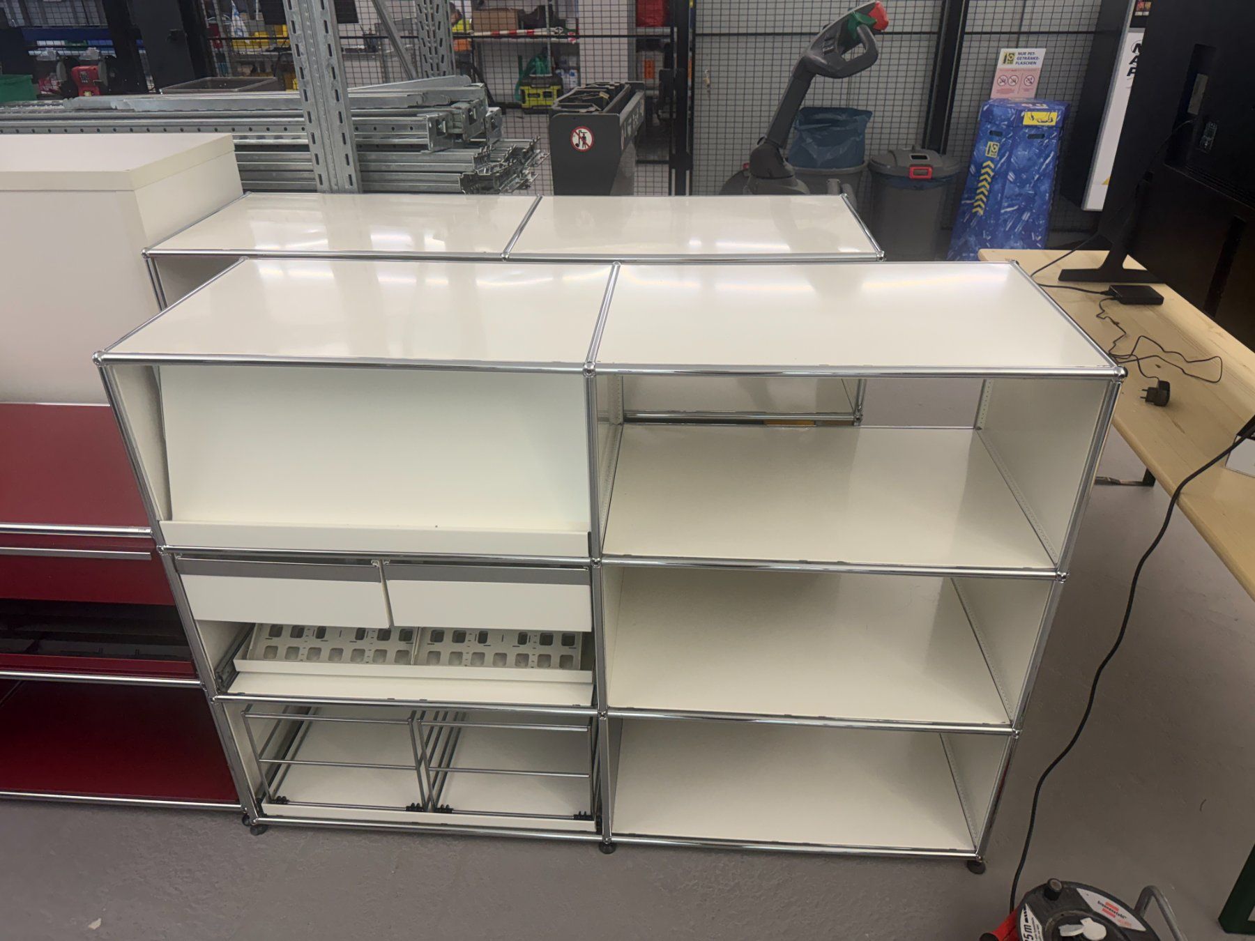 USM Cassettiere: USM Haller Sideboard - Regal weiss – Usato da Pfäffikon SZ venduto da xevo_Networks
