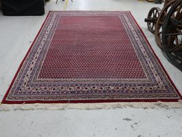Grosser Teppich in Rot