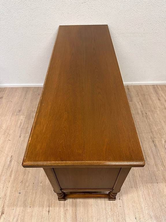 Kommoden: Vintage Tudor Sideboard aus Eichenholz – Gebraucht aus Obernau von Arche_Noah_Brocki 2