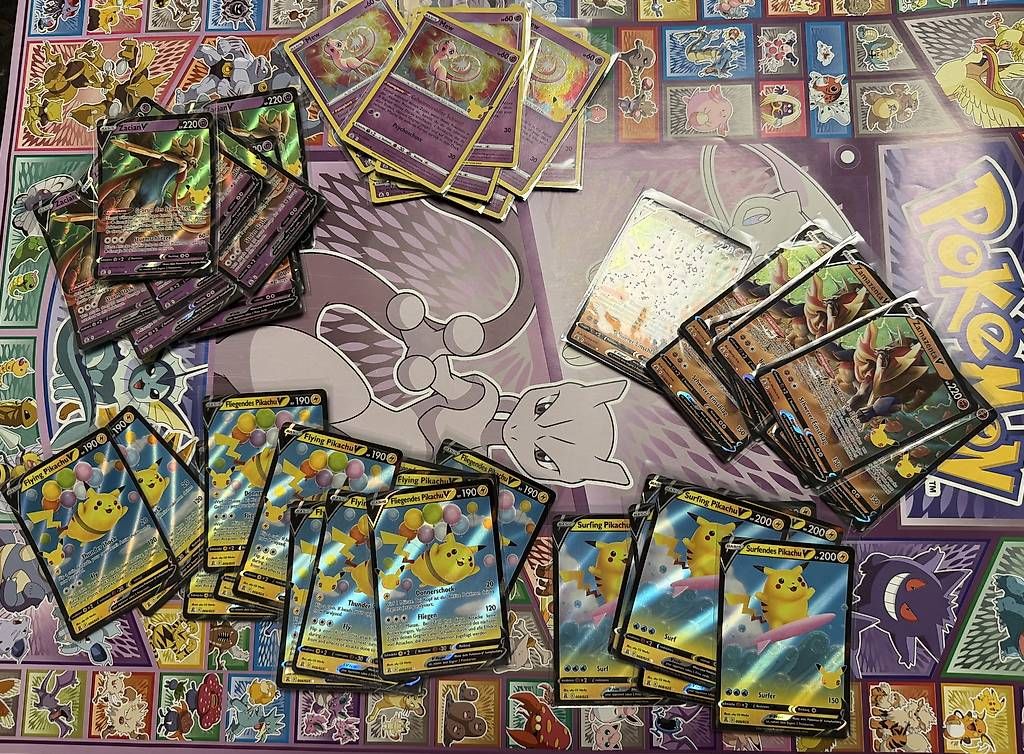 Pokémon Carte collezionabili: Pokemo Karten Celebrations und weiter Karten – Usato da Emmenbrücke venduto da paj_q8wx