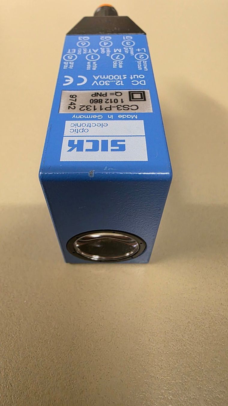 Composants électroniques: Farbsensor SICK CS3-P1132 – D'occasion à Boniswil par LakeSide_Boniswil 1