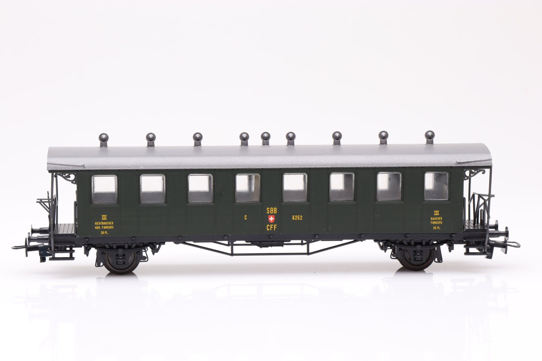 Liliput Modellini di ferrovie: Liliput SBB Oldtimerwagen C6252, H0 – Usato da Ried (Muotathal) venduto da Modellbahn.swiss 1