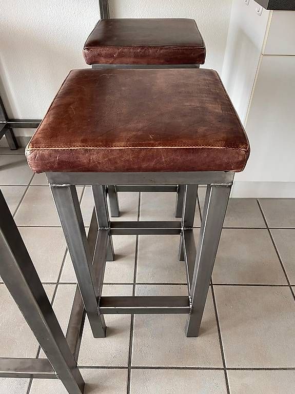 Set di tavolo e panche: Hochtisch mit 4 Hocker – Nuovo (secondo la descrizione) da Triesen venduto da Chevalley 3