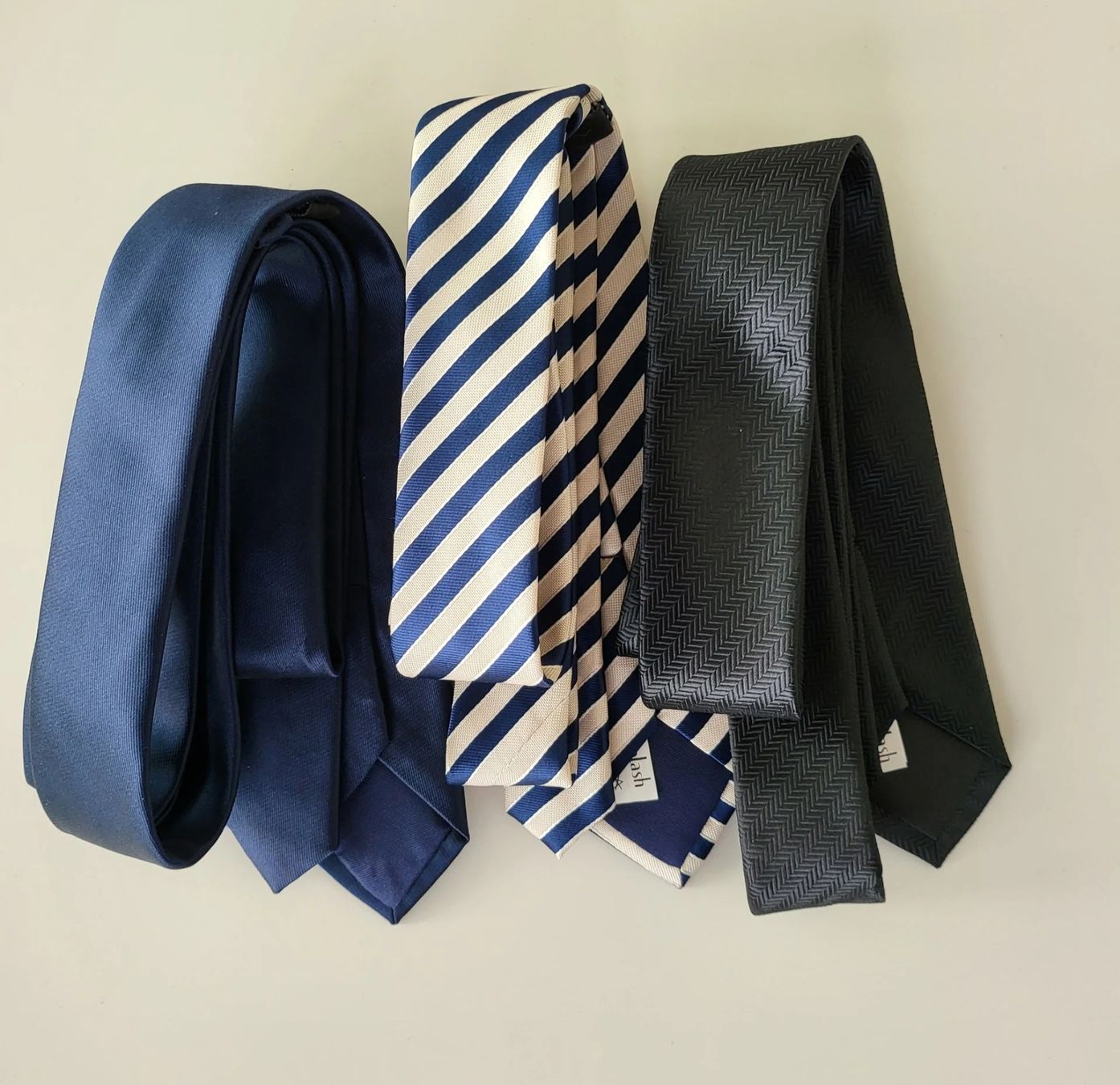 Krawatten: 3 Stk. Krawatten, neu, Polyester – Neu (gemäss Beschreibung) aus Rorschach von mat_5zzq 1