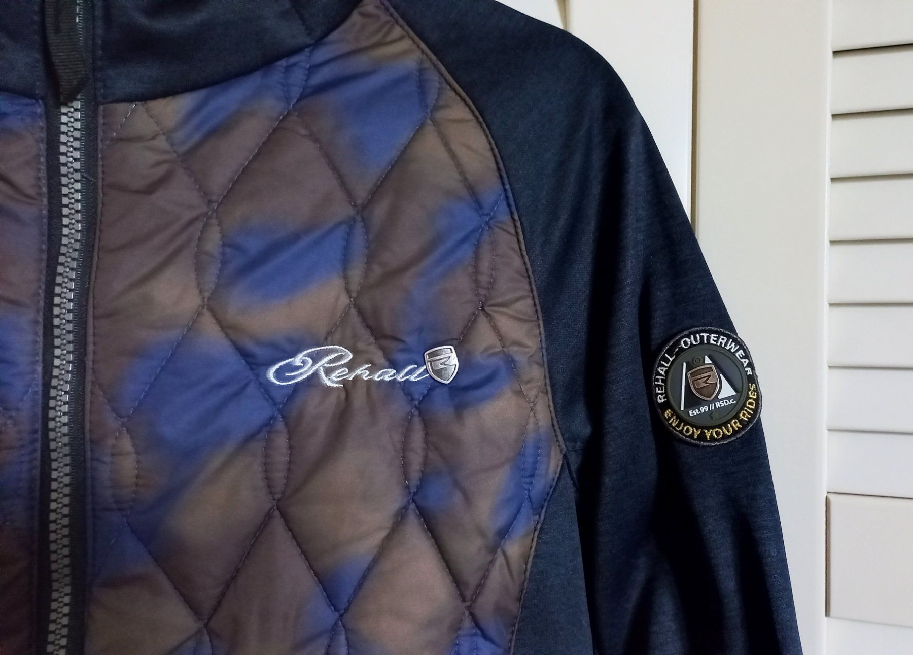 Jacken: Sportjacke von Rehall Gr. S/M – Gebraucht aus Bévilard von belkin 1