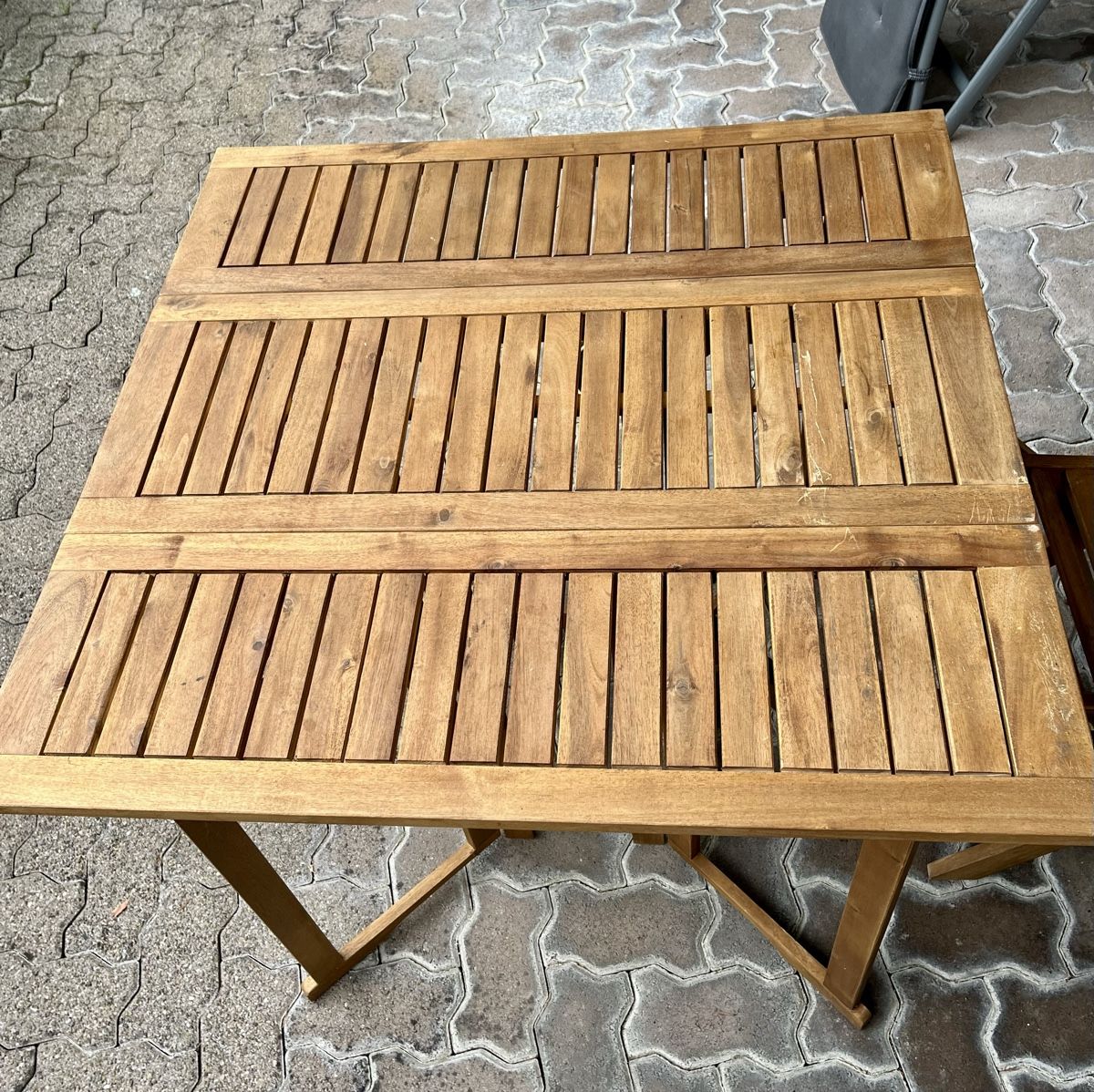 Tavoli: Gartentisch Balkontisch Holz, klappbar 90x90 – Usato da Zürich venduto da nat_yds5 2