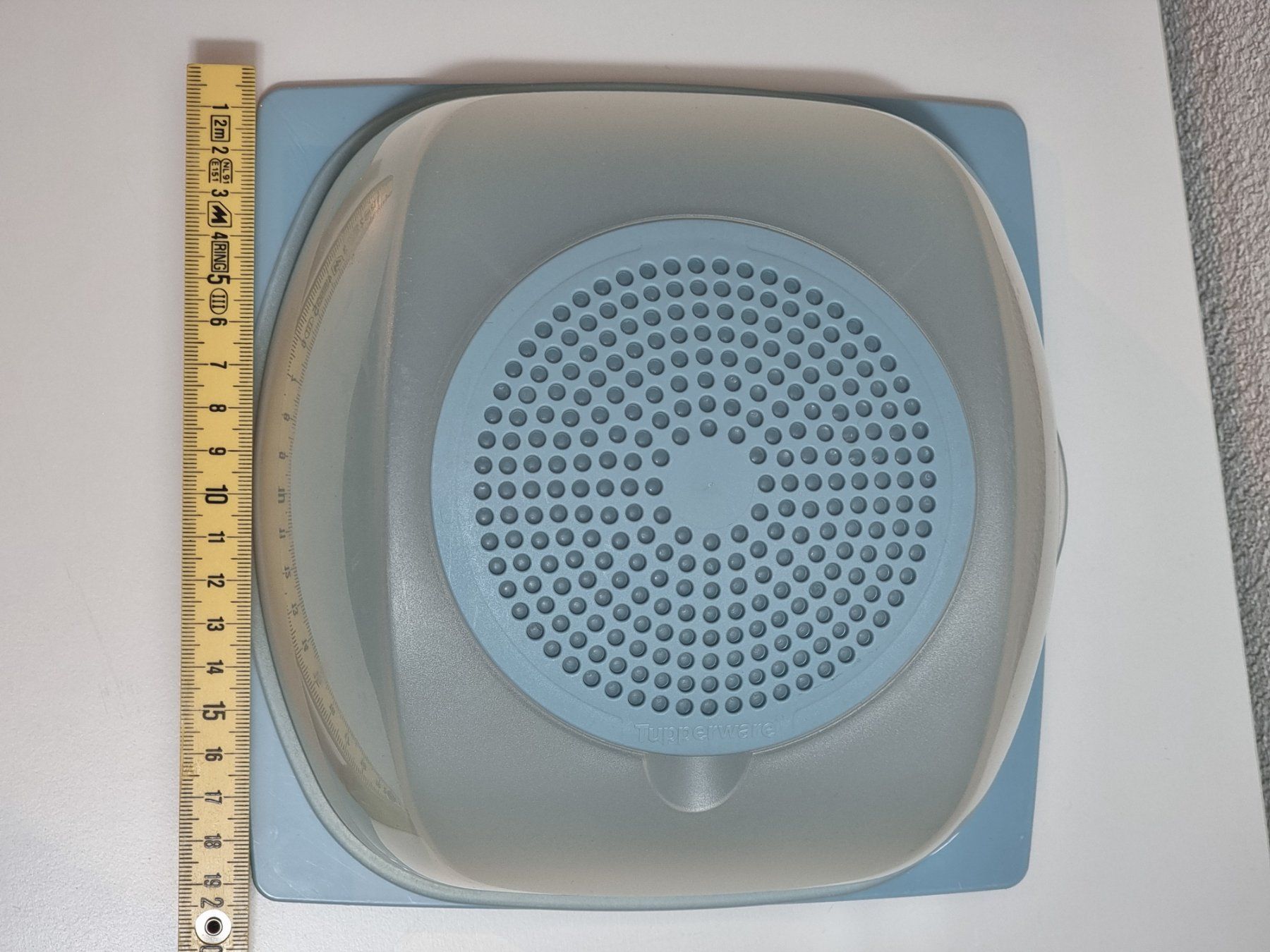 Tupperware Contenitori & Simili: Tupperware Käseglocke ca. 20 cm – Usato da Chur venduto da hungerj 2