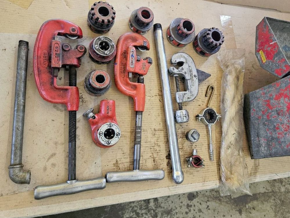 Tous les outils: Gut erhaltener 🤩 Rohrschneider Satz, Gewindeschneider Set – D'occasion à Schötz par Vulkan2
