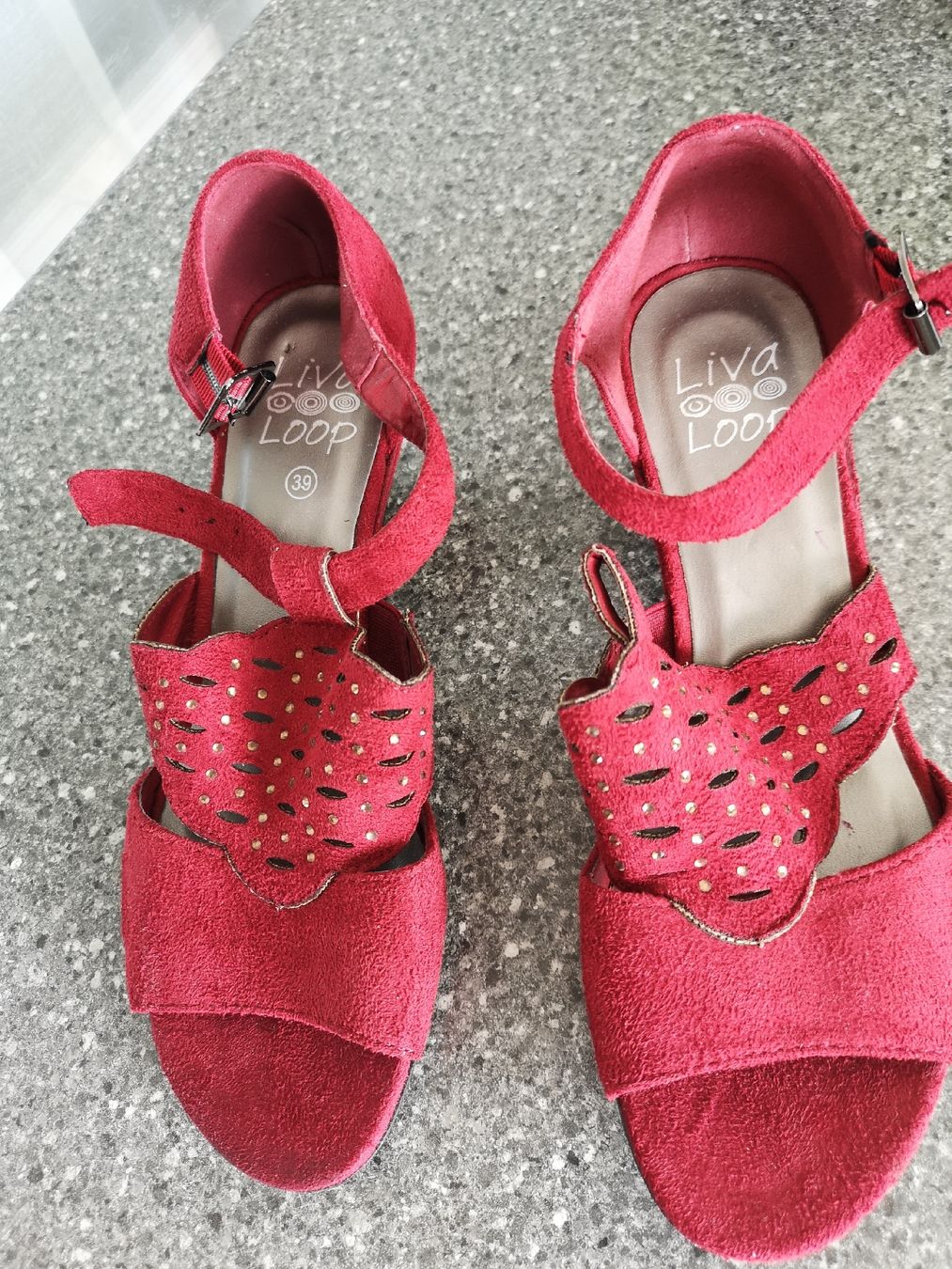 Scarpe da donna: Sandale rouge – Nuovo (secondo la descrizione) da Nyon venduto da bicounette66