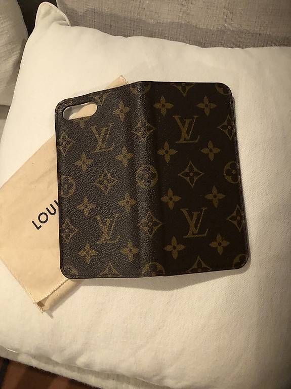 Louis Vuitton Cover & Protezioni schermo: Iphone cover LV in pelle – Nuovo (secondo la descrizione) da Castelrotto venduto da cloe28 1