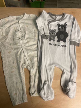 2 H&M Pyjamas Gr. 74👦🏻