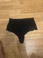 Schwarzer neuer shape Tanga gr m