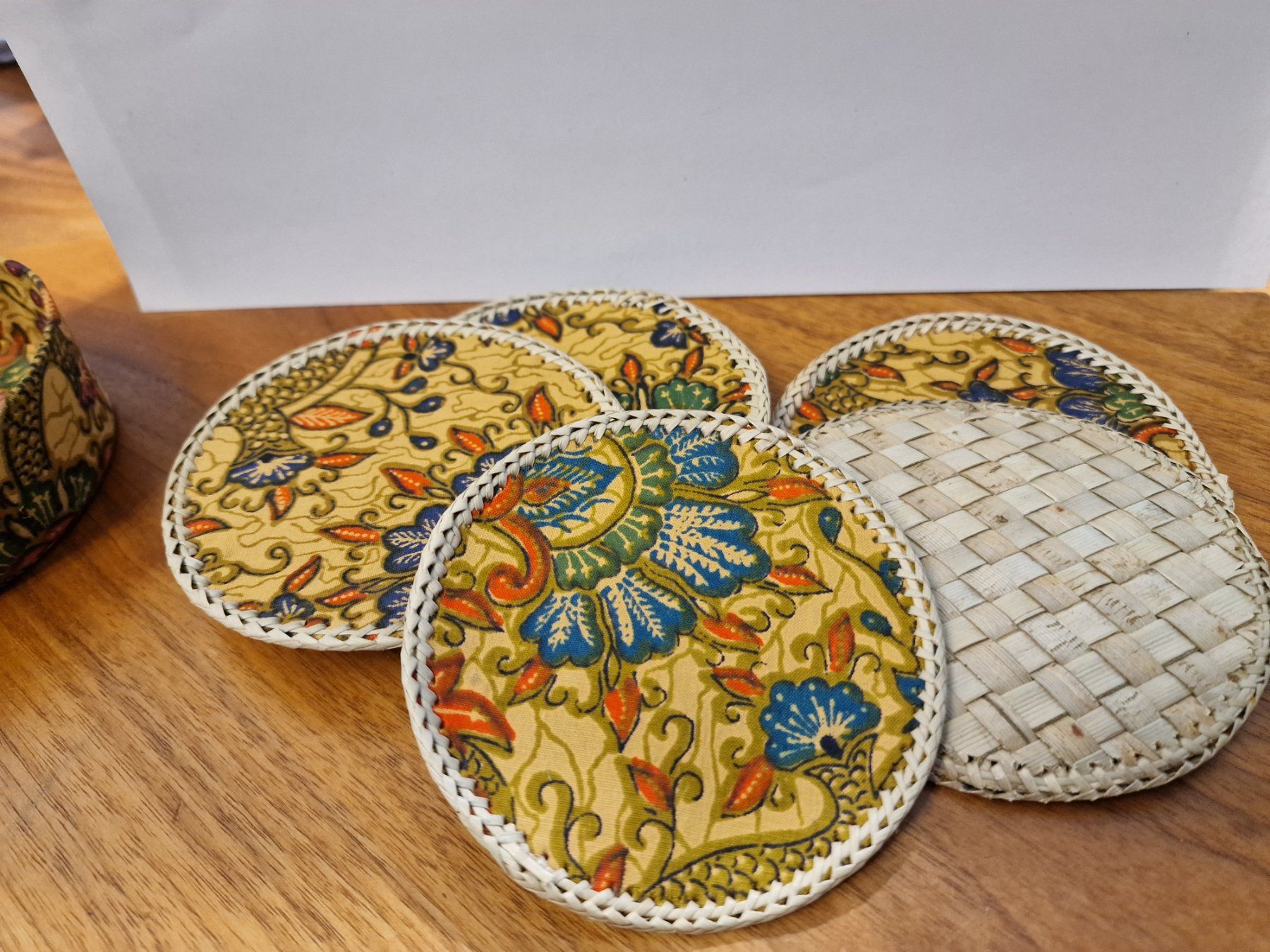 Untersetzer: 6 schöne Batik-Untersetzer mit Dose, neuwertig – Neu (gemäss Beschreibung) aus Zürich von Allerlei_Shop 2
