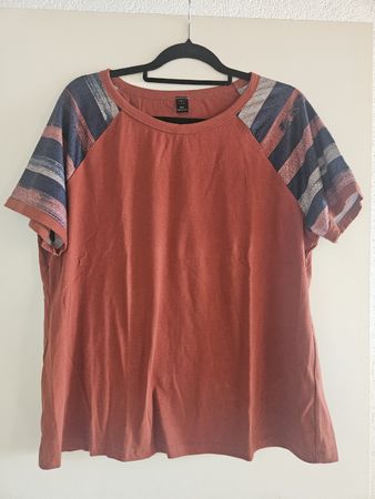 T-shirt manches rayées