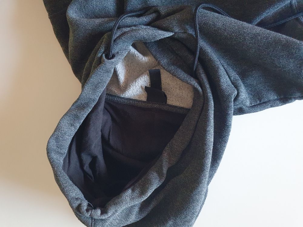 H&M Pulls & Sweat-shirts: Pullover mit Kapuzi Marke HM Grösse XS – D'occasion à Rothenburg par PHSKC 2